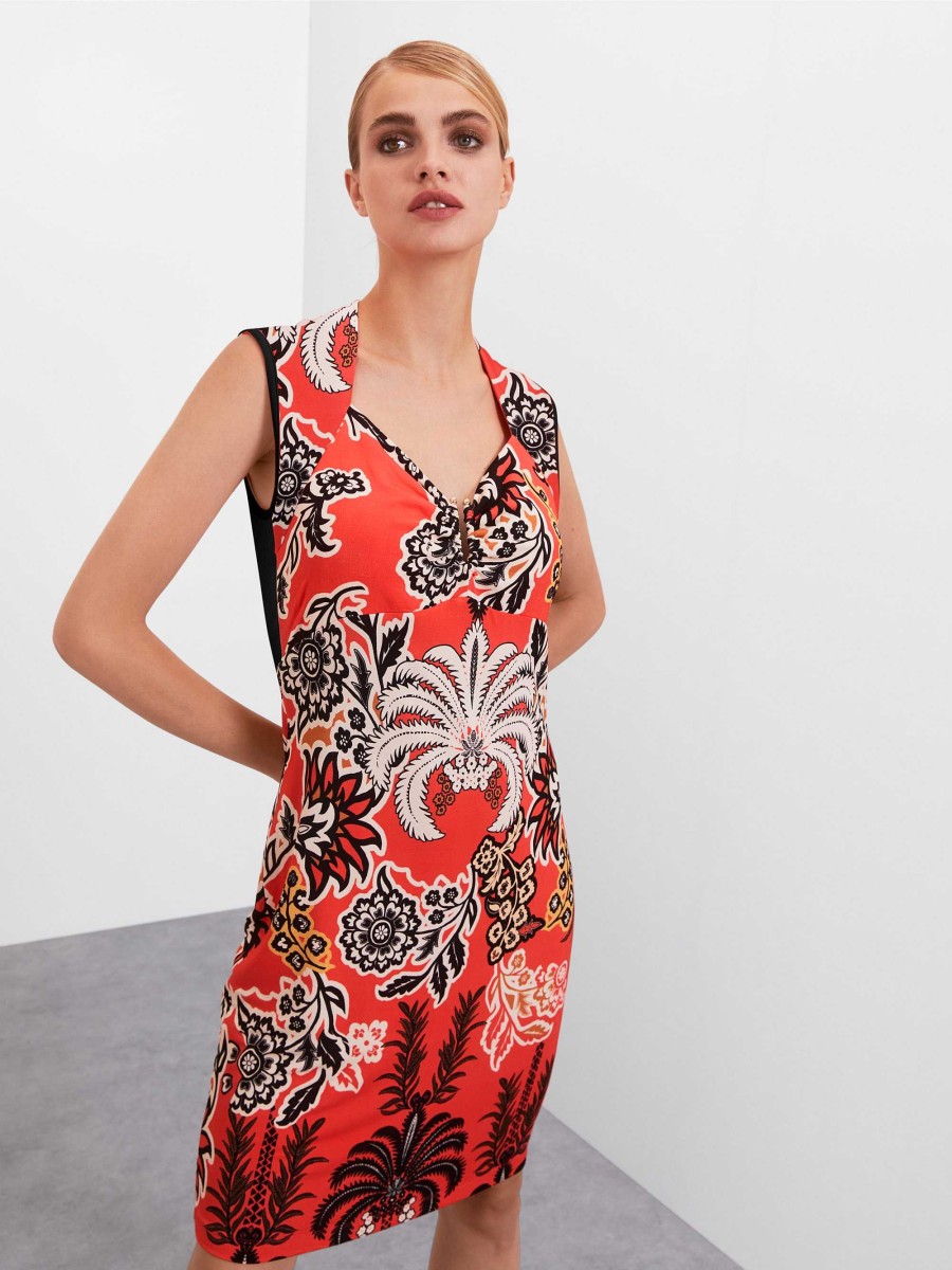 Marc Cain Body-Hugging Dress Made Of Viscose Stretch Dresses