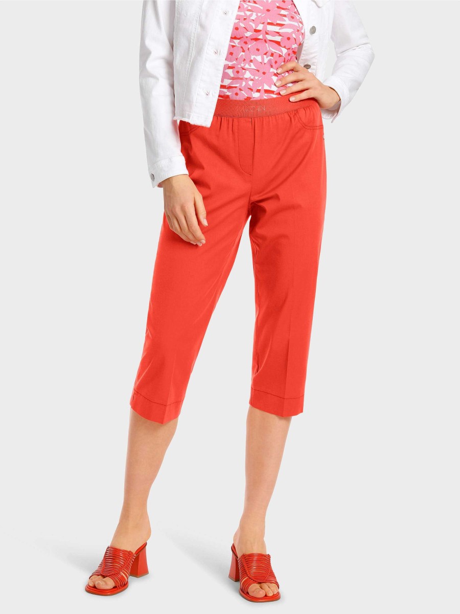 Marc Cain Model Fatsa Capri Pants With A Bow Pleat Pants