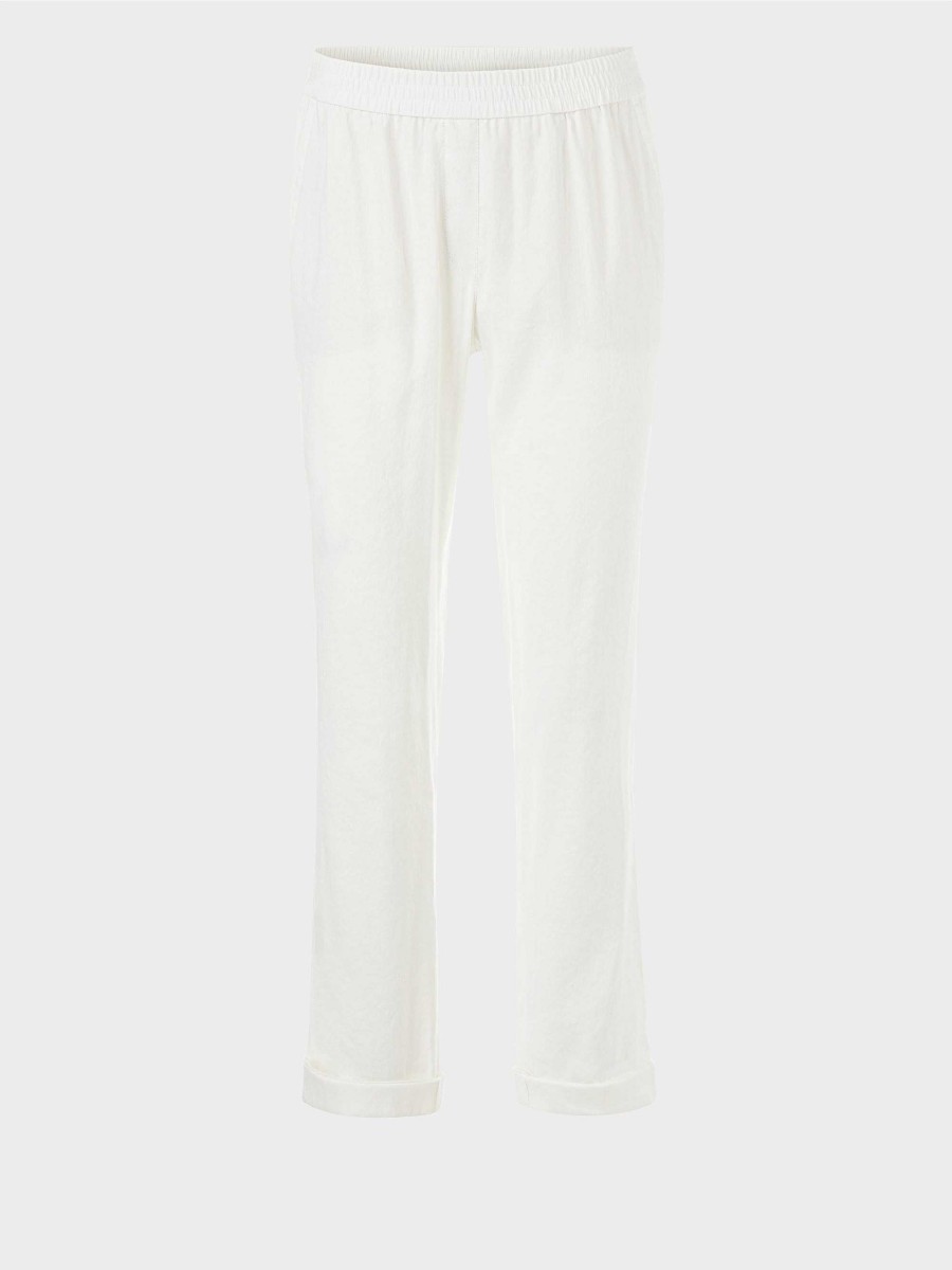 Marc Cain Roanne Model With A Relaxed Fit Pants